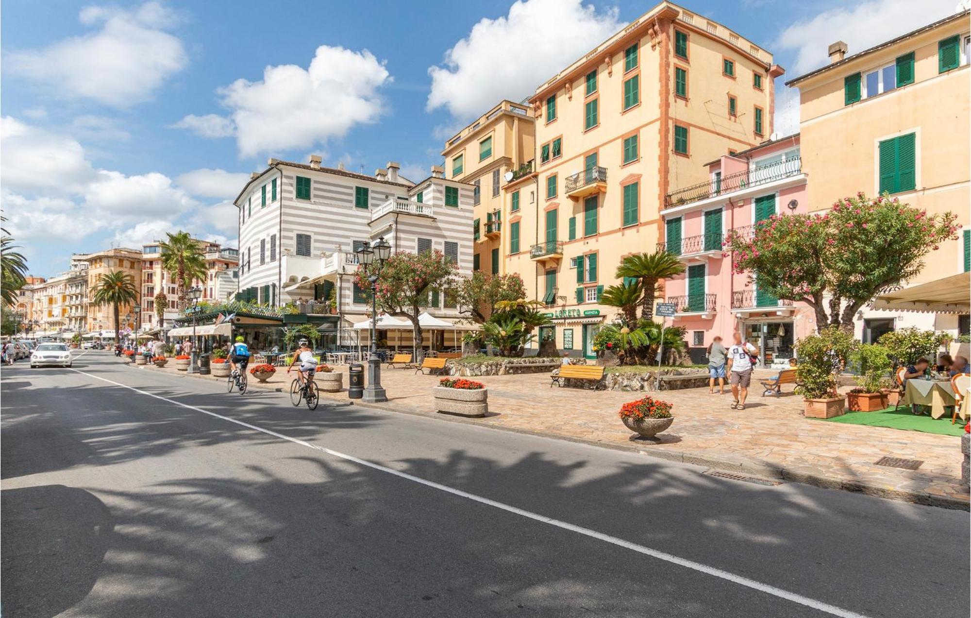 1 Bedroom Lovely Apartment In Rapallo Ngoại thất bức ảnh
